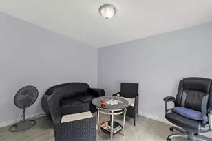 2035 Vinson Ave, Sarasota, FL 34232 - Photo 5