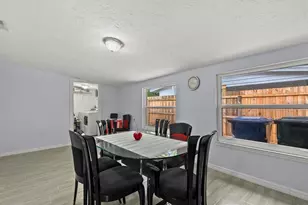 2035 Vinson Ave, Sarasota, FL 34232 - Photo 9