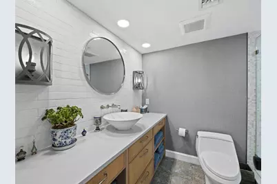 1511 Gulf Of Mexico Drive #302, Longboat Key, FL 34228 - Photo 27