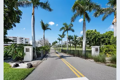 1511 Gulf Of Mexico Drive #302, Longboat Key, FL 34228 - Photo 5