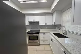 7241 Cloister Dr, Sarasota, FL 34231 - Photo 7