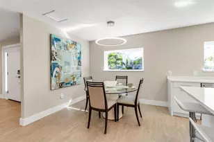 1621 Pine Bay Dr, Sarasota, FL 34231 - Photo 11