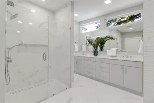 1621 Pine Bay Dr, Sarasota, FL 34231 - Photo 33