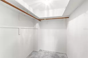 7461 W Country Club Dr N, Sarasota, FL 34243 - Photo 21