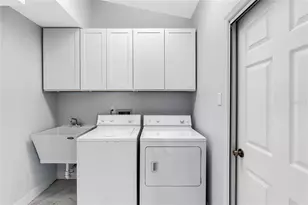 911 Wee Burn Pl, Sarasota, FL 34243 - Photo 29