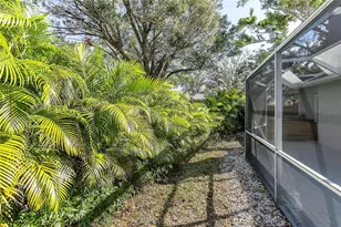 911 Wee Burn Pl, Sarasota, FL 34243 - Photo 37