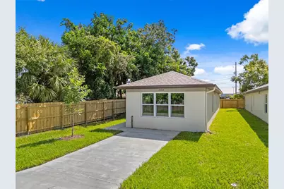 3914 Walnut Avenue, Sarasota, FL 34234 - Photo 3