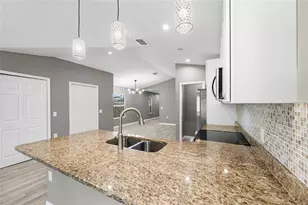 3914 Walnut Ave, Sarasota, FL 34234 - Photo 11