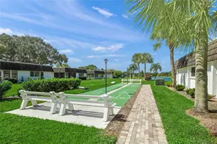 1310 Glen Oaks Dr E, Sarasota, FL 34232 - Photo 33