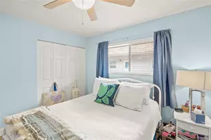 1310 Glen Oaks Dr E, Sarasota, FL 34232 - Photo 21