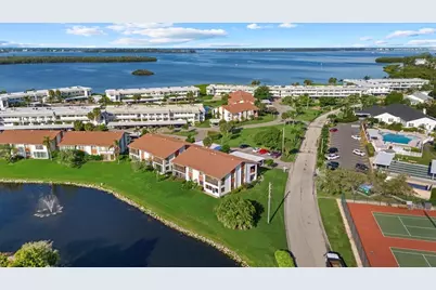 4852 Independence Drive, Bradenton, FL 34210 - Photo 1