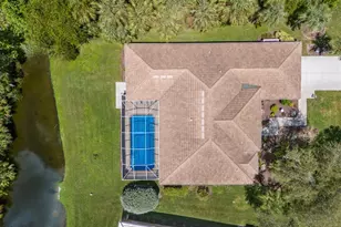 498 Lake of the Woods Dr, Venice, FL 34293 - Photo 3