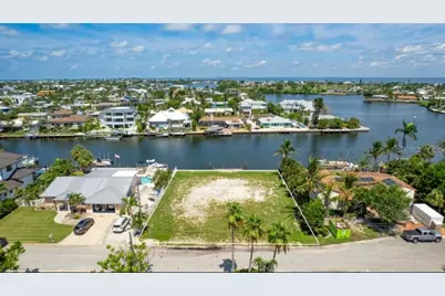 538 67th Street, Holmes Beach, FL 34217 - Photo 9