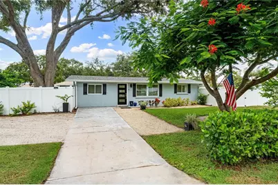 1911 Upper Beechwood Avenue, Sarasota, FL 34231 - Photo 5