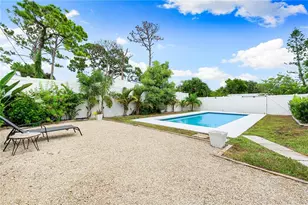 1911 Upper Beechwood Ave, Sarasota, FL 34231 - Photo 9