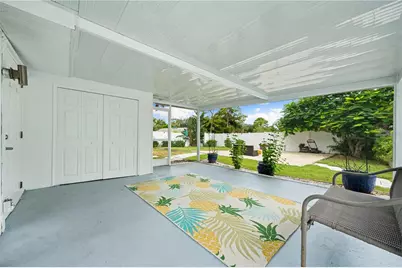 1911 Upper Beechwood Avenue, Sarasota, FL 34231 - Photo 11