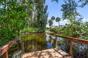 217 Charles Dr, Nokomis, FL 34275 - Photo 5