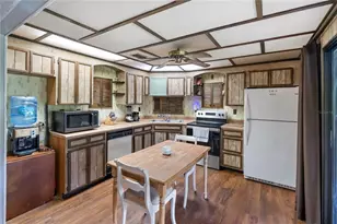 217 Charles Dr, Nokomis, FL 34275 - Photo 9