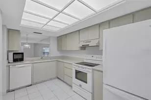 2607 Woodgate Ln, Sarasota, FL 34231 - Photo 9