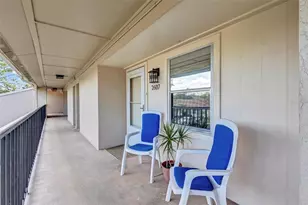 2607 Woodgate Ln, Sarasota, FL 34231 - Photo 3