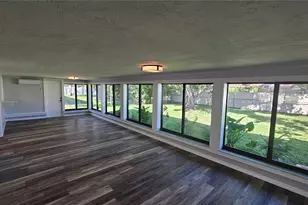 3317 Pine Valley Dr, Sarasota, FL 34239 - Photo 9