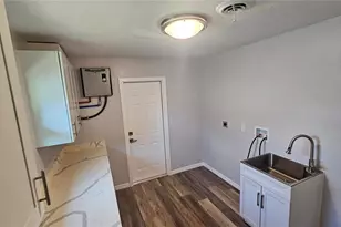 3317 Pine Valley Dr, Sarasota, FL 34239 - Photo 27