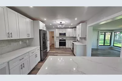 3317 Pine Valley Drive, Sarasota, FL 34239 - Photo 21