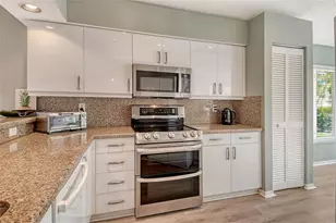 4920 Linsey Ct, Sarasota, FL 34243 - Photo 5