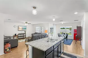 1014 Coastal Hammock Ave, Ruskin, FL 33570 - Photo 3