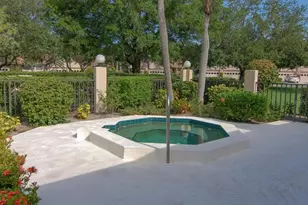 5767 Avista Dr, Sarasota, FL 34243 - Photo 23