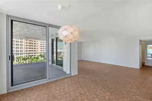 1111 N Gulfstream Ave, Sarasota, FL 34236 - Photo 9