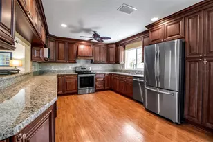 1833 Sandalwood Dr, Sarasota, FL 34231 - Photo 19