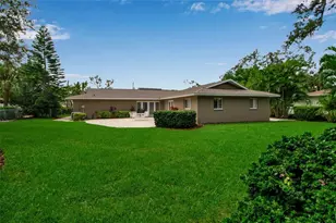 1833 Sandalwood Dr, Sarasota, FL 34231 - Photo 39