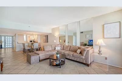 1055 Gulf Of Mexico Drive #504, Longboat Key, FL 34228 - Photo 11