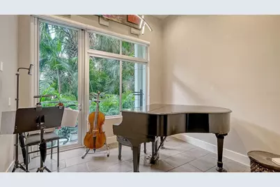 213 Cosmopolitan Court, Sarasota, FL 34236 - Photo 5