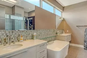 213 Cosmopolitan Ct, Sarasota, FL 34236 - Photo 23