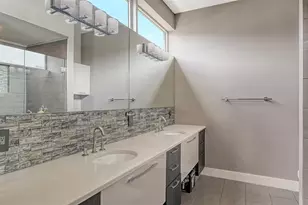 213 Cosmopolitan Ct, Sarasota, FL 34236 - Photo 35