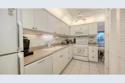 1975 Gulf Of Mexico Drive #G4-206, Longboat Key, FL 34228 - Photo 17