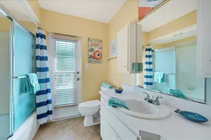 1336 Benjamin Franklin Dr, Sarasota, FL 34236 - Photo 23