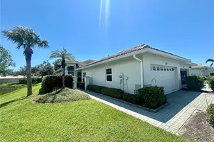 301 Reclinata Cir, Venice, FL 34292 - Photo 5