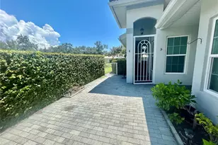 301 Reclinata Cir, Venice, FL 34292 - Photo 7