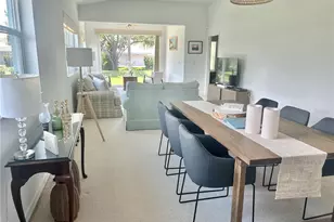 301 Reclinata Cir, Venice, FL 34292 - Photo 9