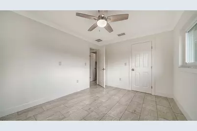 3085 Goldenrod Street, Sarasota, FL 34239 - Photo 17