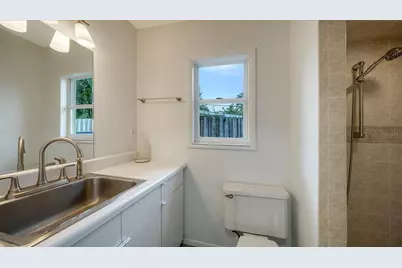 734 Indian Beach Circle, Sarasota, FL 34234 - Photo 31