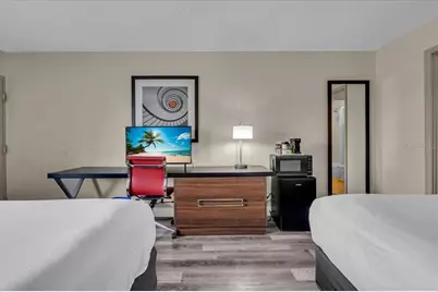 7150 N Tamiami Trail #S615, Sarasota, FL 34243 - Photo 9