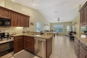 4176 Vallarta Ct, Sarasota, FL 34233 - Photo 23