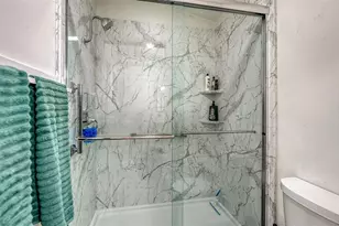 4176 Vallarta Ct, Sarasota, FL 34233 - Photo 7