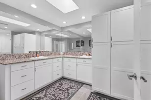 3946 Wilshire Cir E, Sarasota, FL 34238 - Photo 15