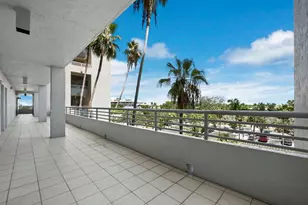 210 Sands Point Rd, Longboat Key, FL 34228 - Photo 3