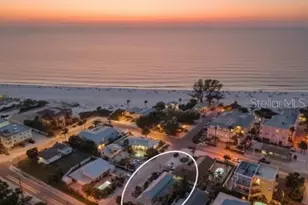 220 36th St, Holmes Beach, FL 34217 - Photo 43